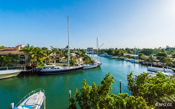 Vistas de agua fantásticos del Residence 3B en Hemingway desembarques, Lujo Waterfront Condominiums en Fort Lauderdale, Florida 33316